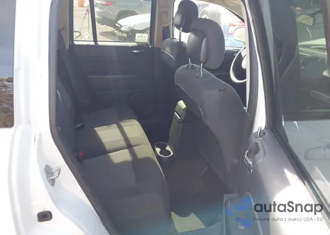 2015 Jeep Compass Sport z USA, uszkodzony, nr VIN 1C4NJCBA8FD219638